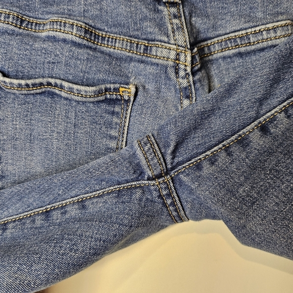 Old Navy Juniors 14 Plus Distressed Boot Cut Adjustable Waistband Raw Hem Jeans - Picture 6 of 9